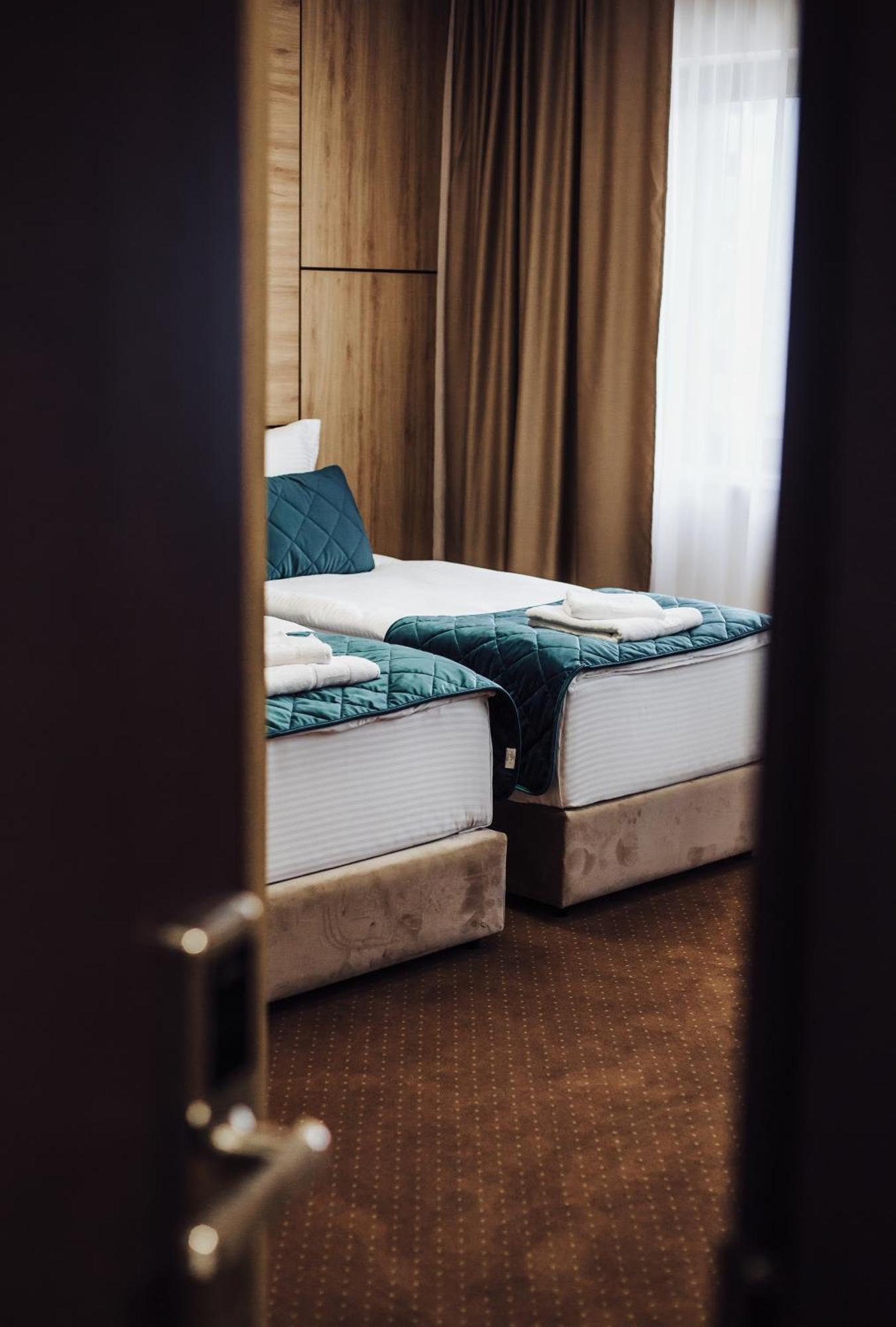 Hotel Brcko Gas Sarajevo Lukavica Exteriör bild